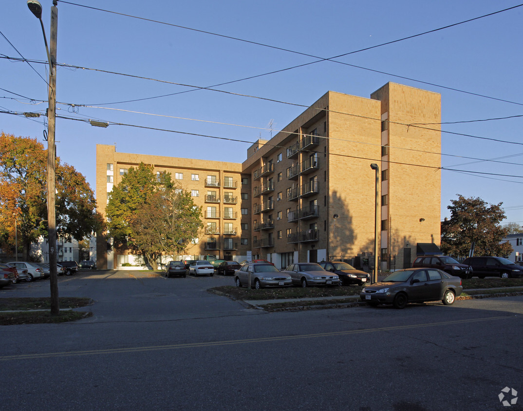 Building Photo - La Pierre East Apartments