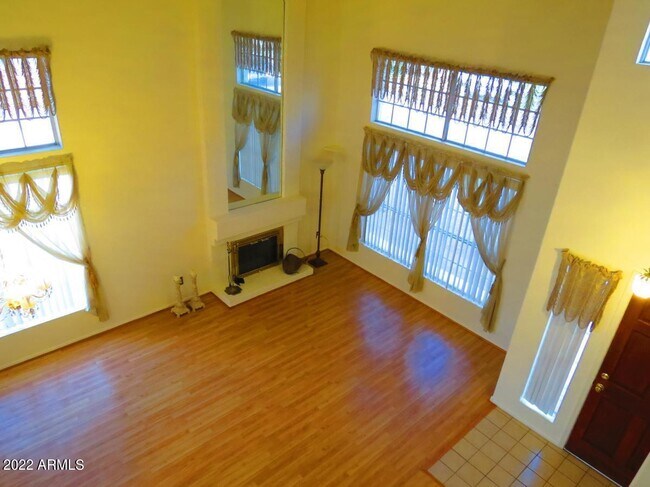 Foto del edificio - 15806 S 43rd St
