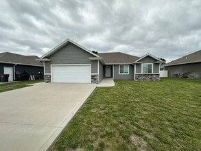Building Photo - 3643 Le Mesa Way