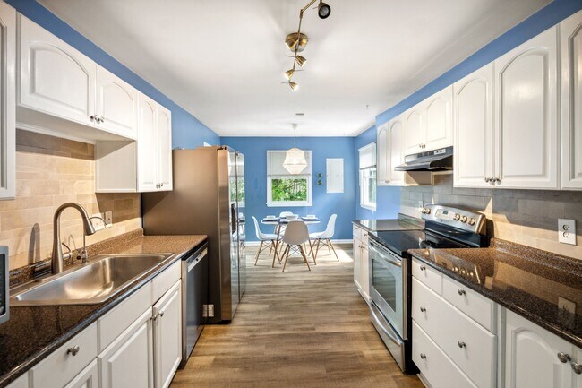 Photo - Fully Furnished 3BR Apartment in Carrboro!