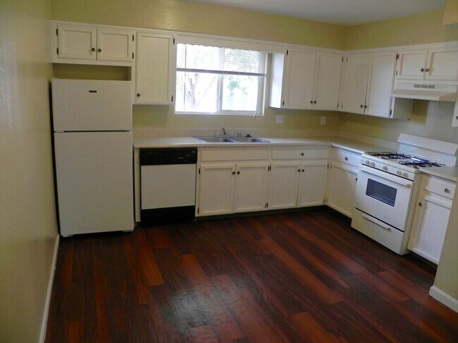 Foto del edificio - 2112 Moon St NE