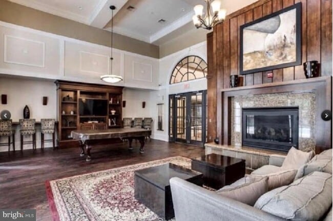 Building Photo - 2465 Army Navy Dr