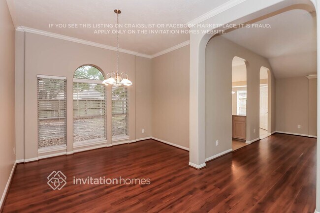Building Photo - 3801 Lake Dr