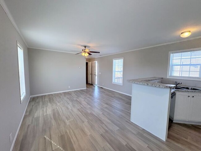 Building Photo - 10610 State Rte 762