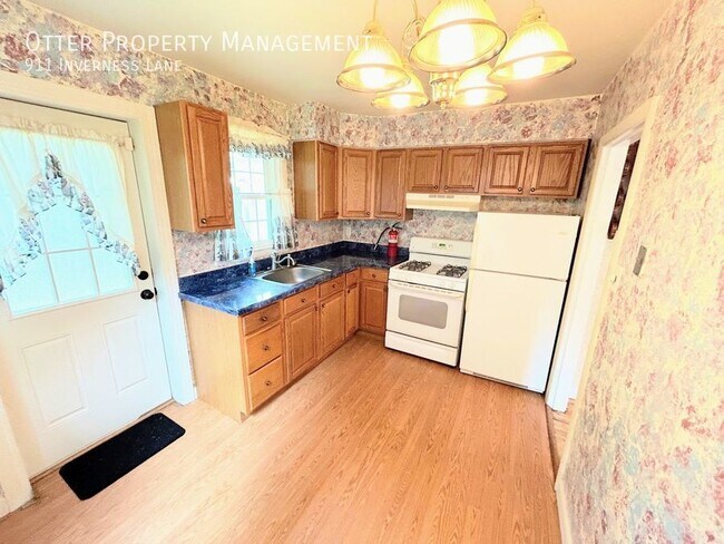 Foto del edificio - 3BR/1.5BA Lovely Roxborough Home with Enor...
