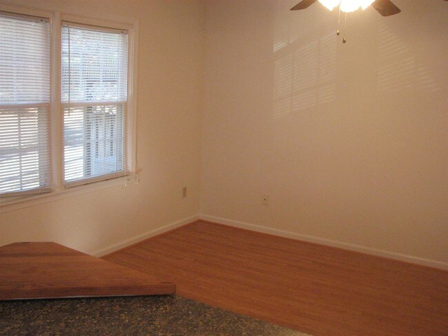 Foto del edificio - 2339 Commonwealth Dr