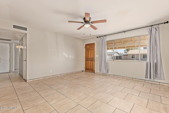 Building Photo - 5608 W John Cabot Rd
