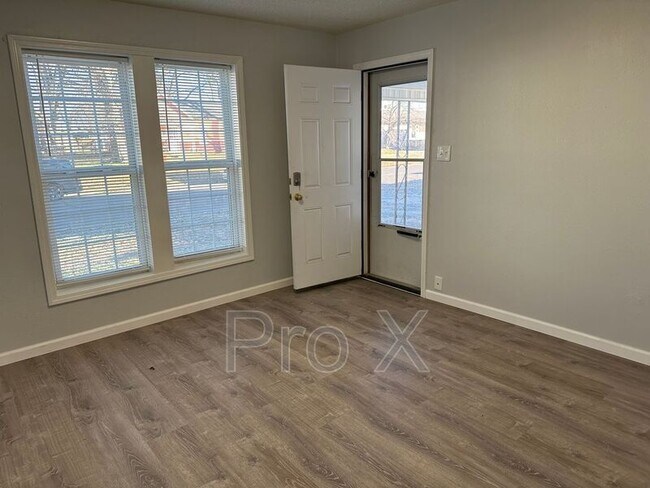 Foto del edificio - 105 W Jefferson St