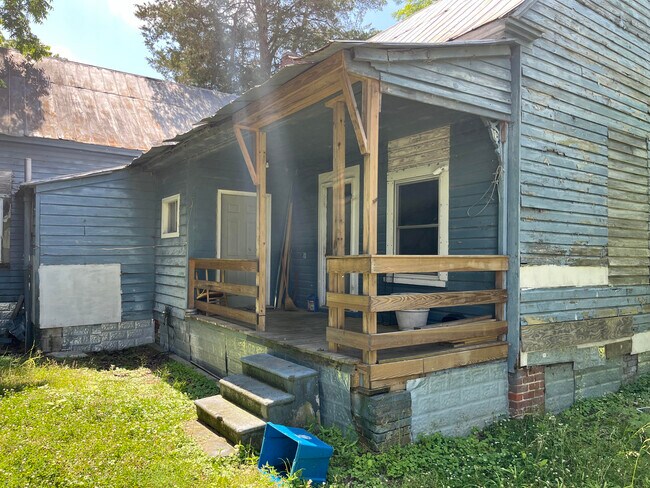 Building Photo - 222 Jefferson St