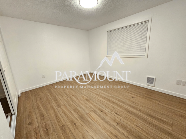 Building Photo - COZY REMODELED 2 BEDROOM 1 BATH