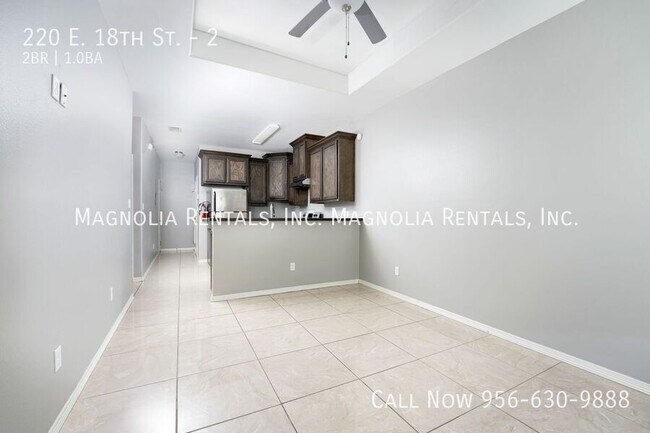 Foto del edificio - 220 E 18th St