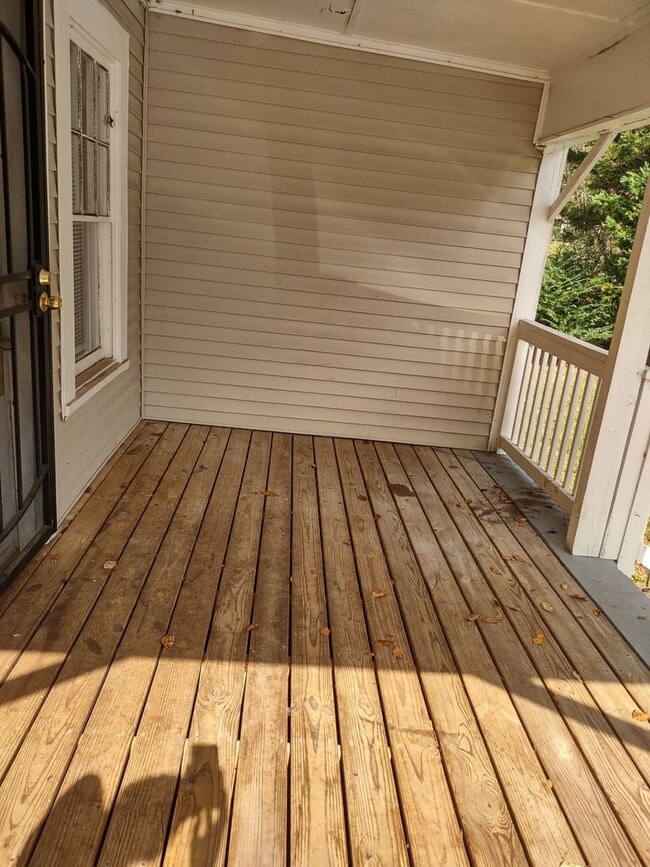 Building Photo - LIMITED TIME MOVE IN SPECIAL!! FIRST MONTH...