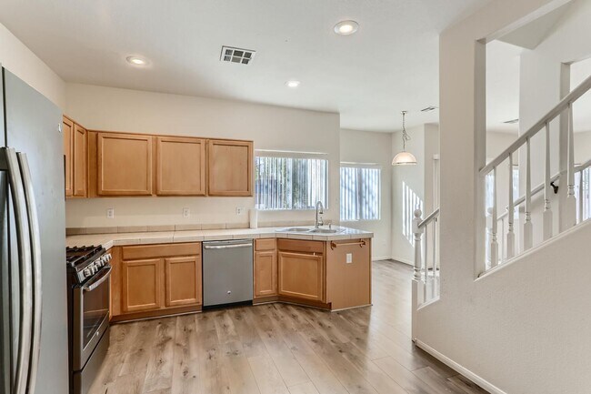 Foto del edificio - Breathtaking Home in Gated community in th...