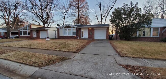 Foto del edificio - 7110 Hazelwood Ln