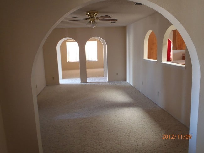 Building Photo - 3 br, 2 bath House - 203 Tierra Berrenda Dr.