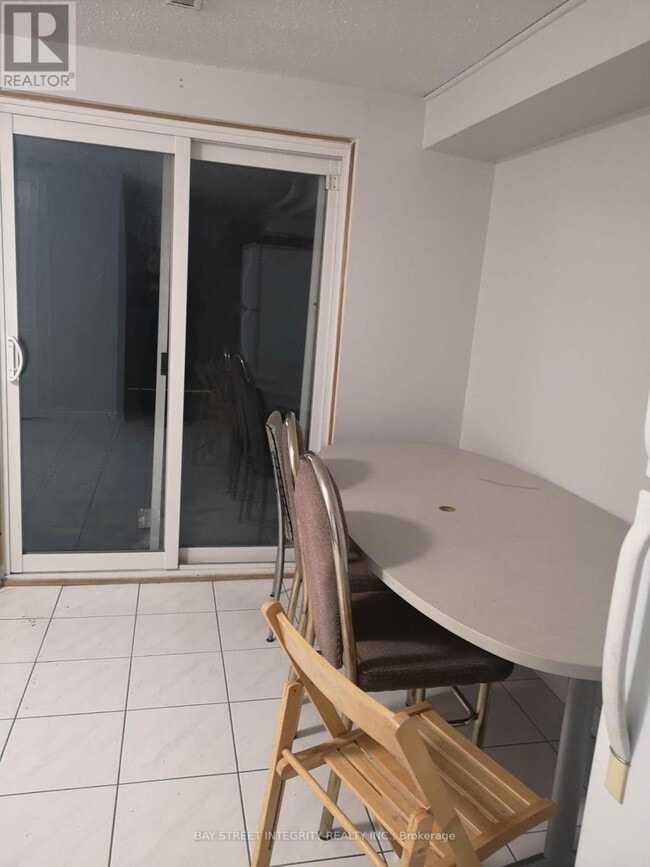Building Photo - 30-30 Buddleswood Ct