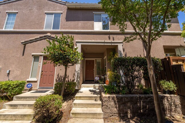 Foto del edificio - Beautiful Townhome in Chula Vista zz