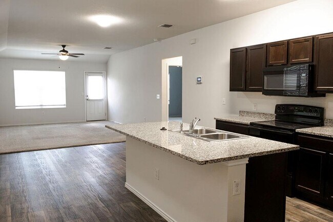 Building Photo - 14915 Talus Rd