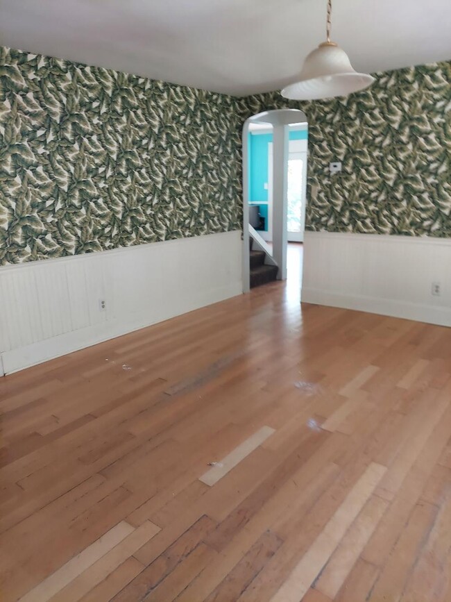Building Photo - 4173 Maple St