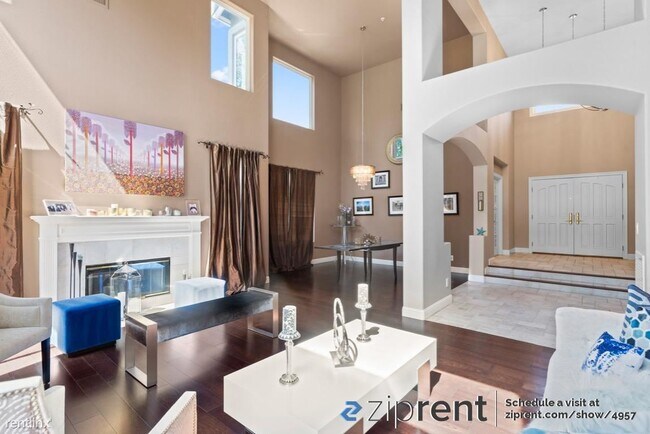 Foto del edificio - 5 br, 3.5 bath House - 8009 Regency Dr, Pl...