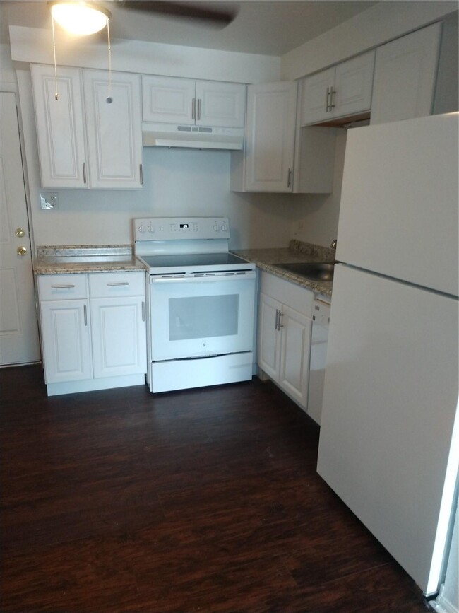 Building Photo - 335 Gahart Dr