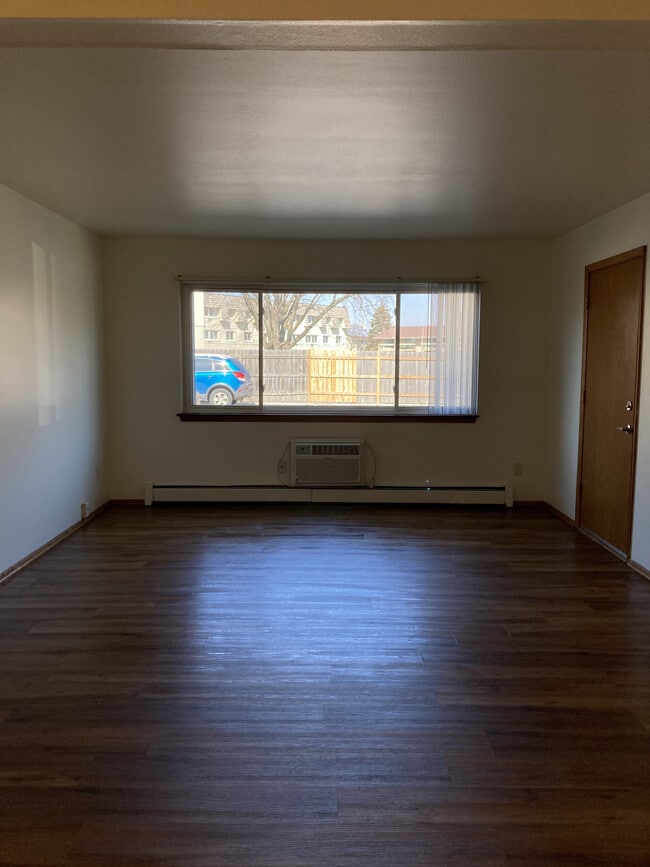 Living Room - Rivercourt Apartments