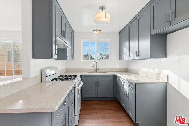 Foto del edificio - 12325 Oxnard St