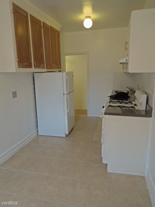 Building Photo - 1 br, 1 bath  - 540 Saint Johns Pl Apt 3E