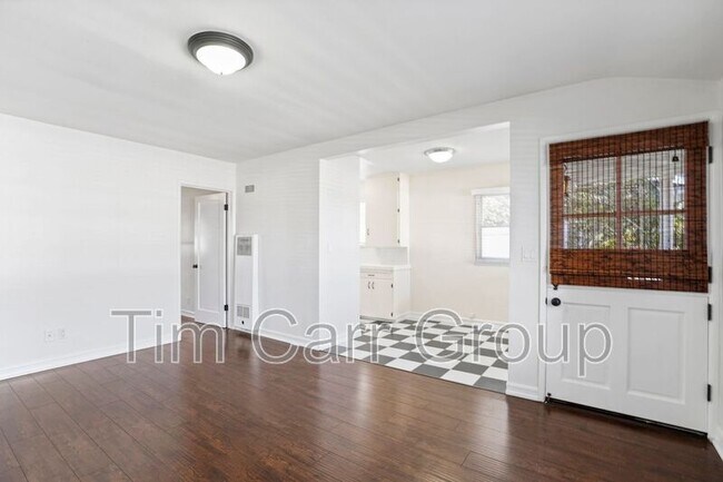Foto del edificio - 393 Broadway
