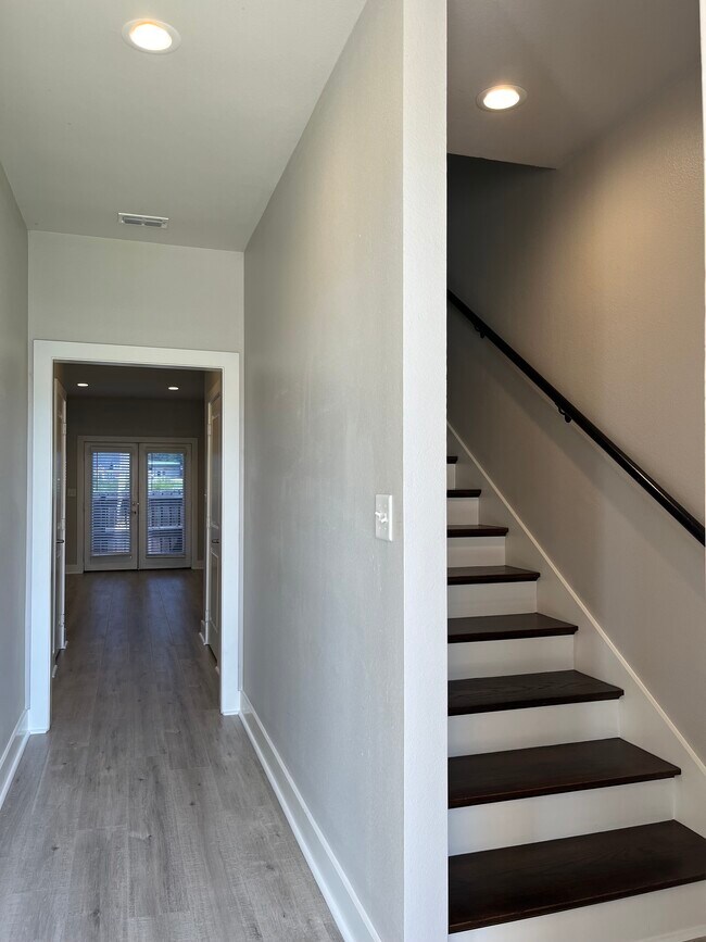 Entrada - 10672 Brothers Ln