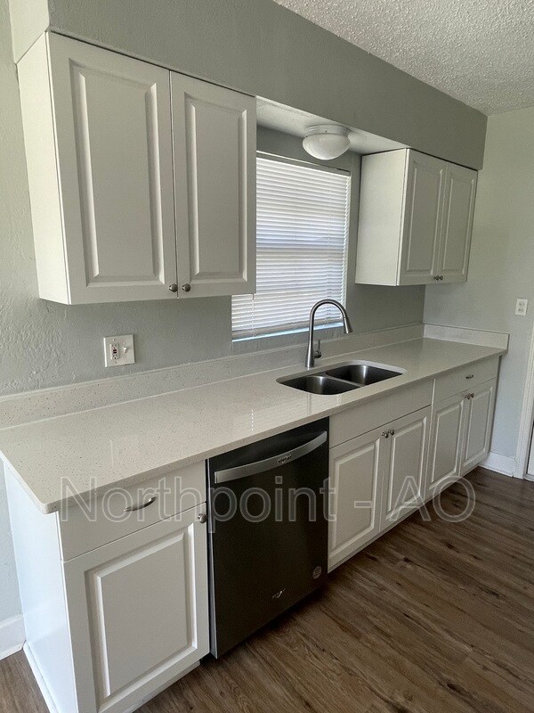 Foto del edificio - 845 18th Ave S