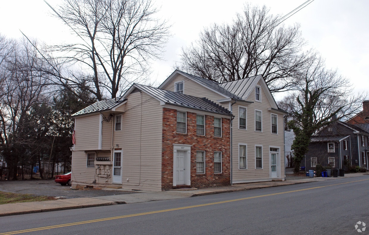 106 N King St, Leesburg, VA 20176 Apartments in Leesburg, VA