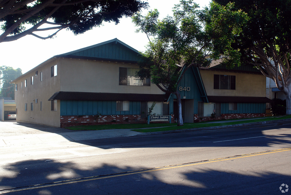Building Photo - 840 Main St