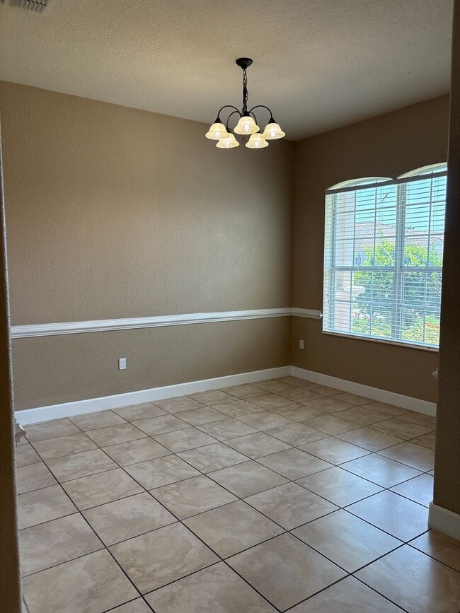 Building Photo - Cypress Reserve Townhome - Gated Community