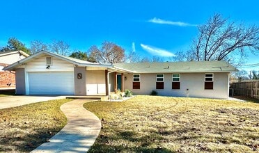 Building Photo - 561 Mockingbird Ln