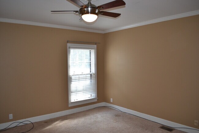 Building Photo - 3851 Whitland Ave