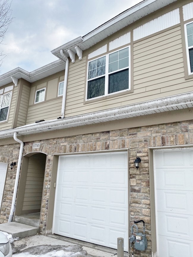 Building Photo - 17745 Valley Cove Ct