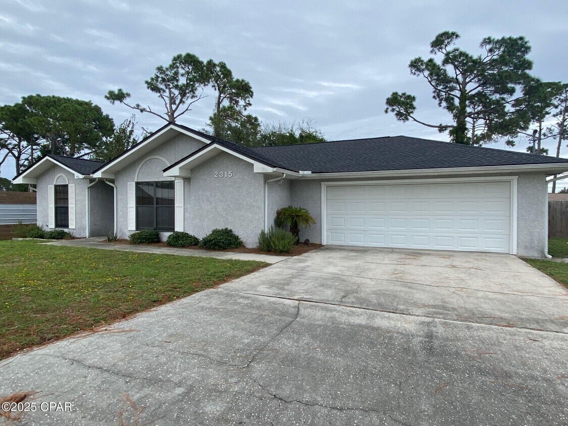 Foto principal - 2315 Oakwood St