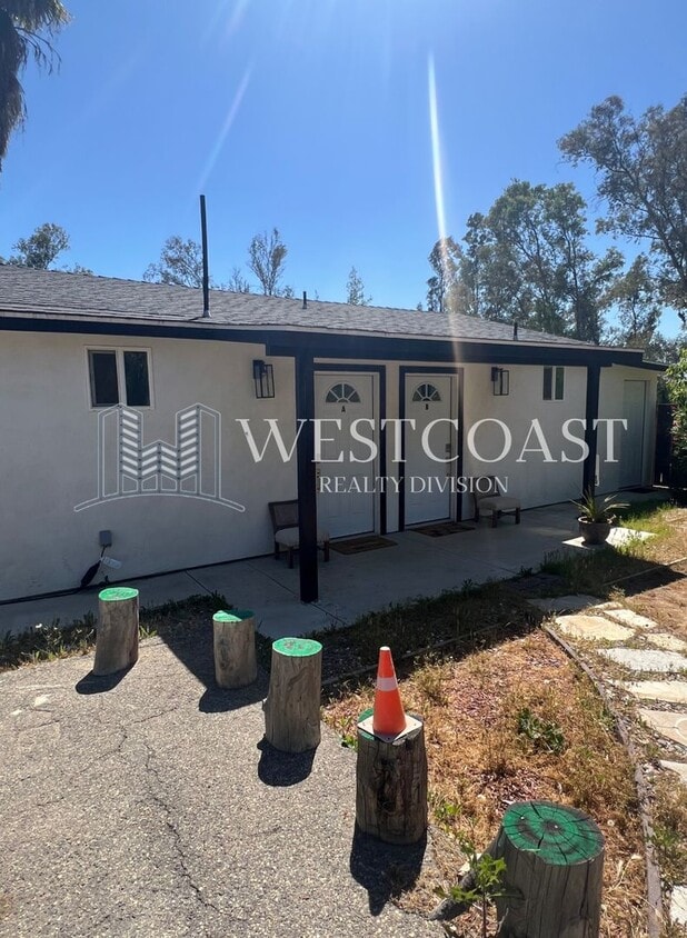 Primary Photo - 35975 Glen Oaks Rd
