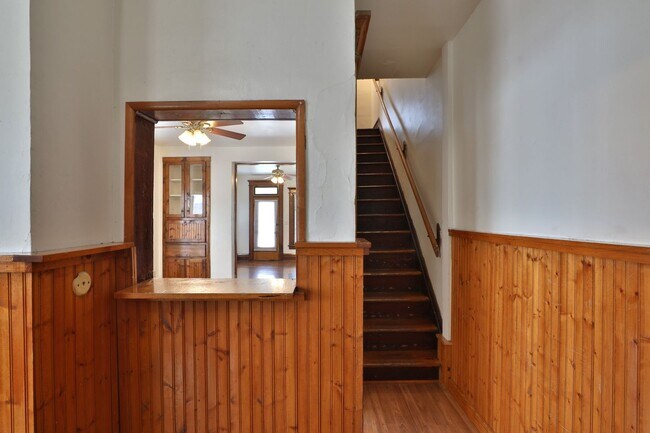 Foto del edificio - Large 4 Bedroom North Campus Townhouse - 1st house from High Street