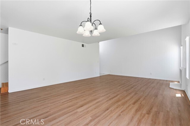Foto del edificio - 9245 Woodman Ave