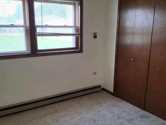 Building Photo - 643 Ziegler Dr