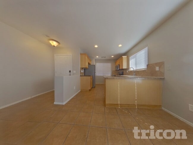 Building Photo - 25841 W Valley View Dr