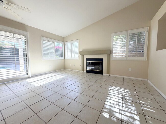 Foto del edificio - COMING SOON! LOVELY 3 Bedroom + Den/ 2 Bath POOL Home In N. La Quinta!