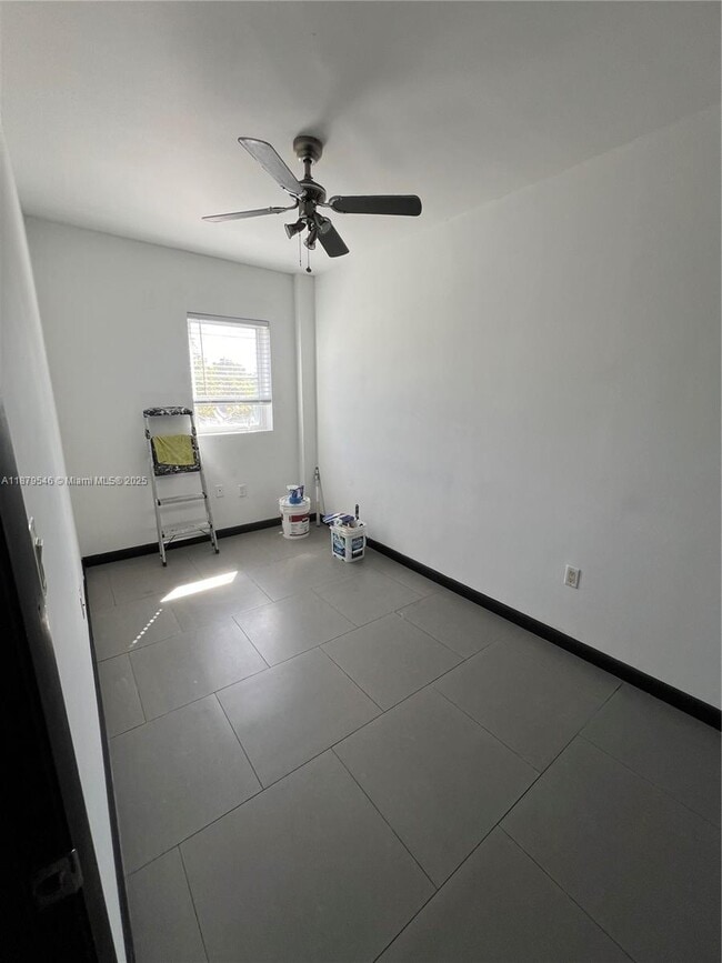 Foto del edificio - 1876 SW 11th Terrace