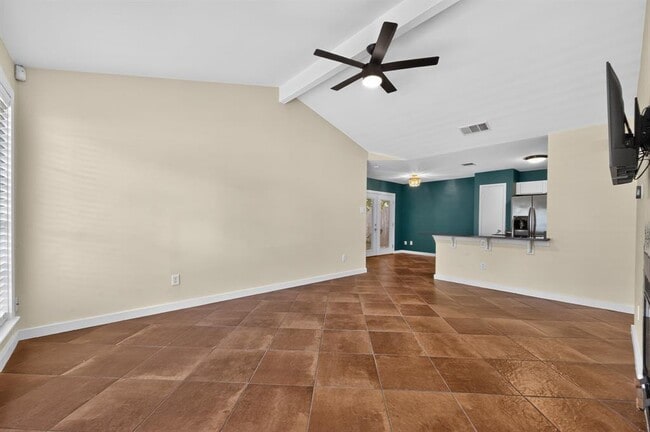 Building Photo - 801 Kavanagh Dr