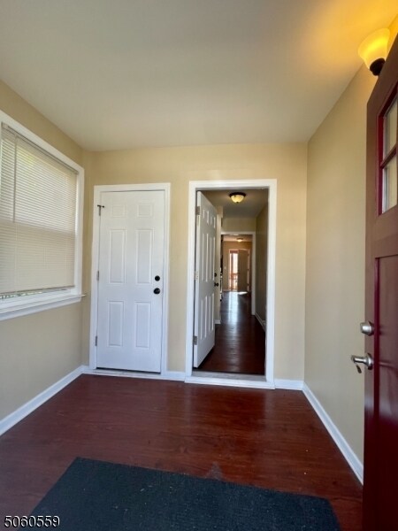 Building Photo - 110 Elm St