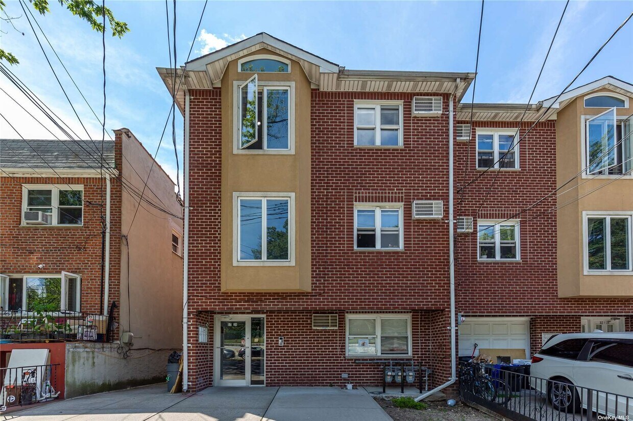 5728 164th St Unit 3rd Fl, Queens, NY 11365 Apartment for Rent in