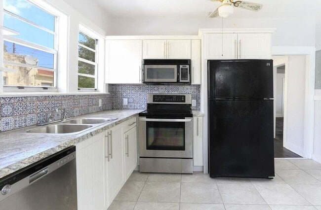 Foto del edificio - 4009 Garden Ave