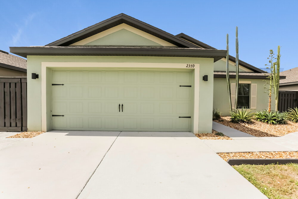 2359 Bracknell Forest Trail, Tavares, FL 32778 House Rental in